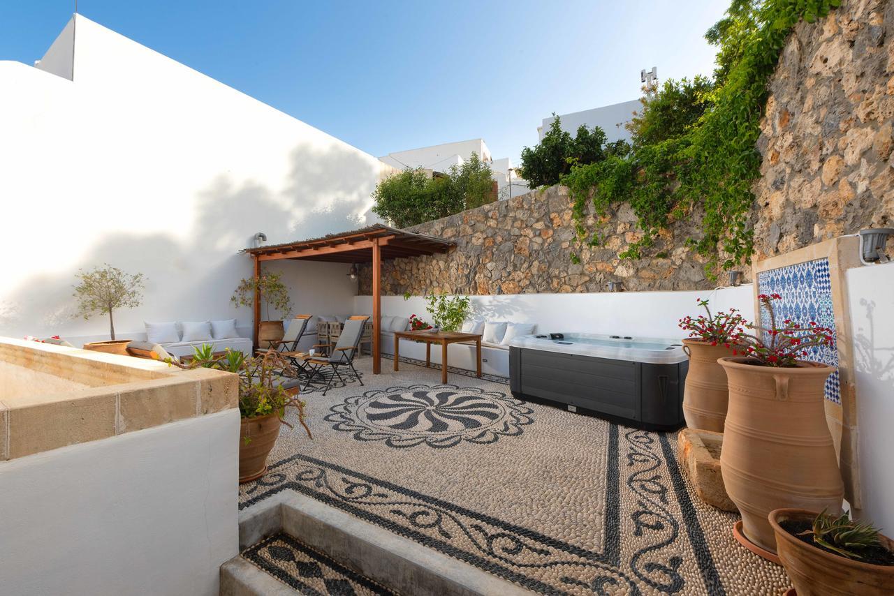 Villa Eleni With Hot Tub And Acropolis View Líndos Eksteriør billede